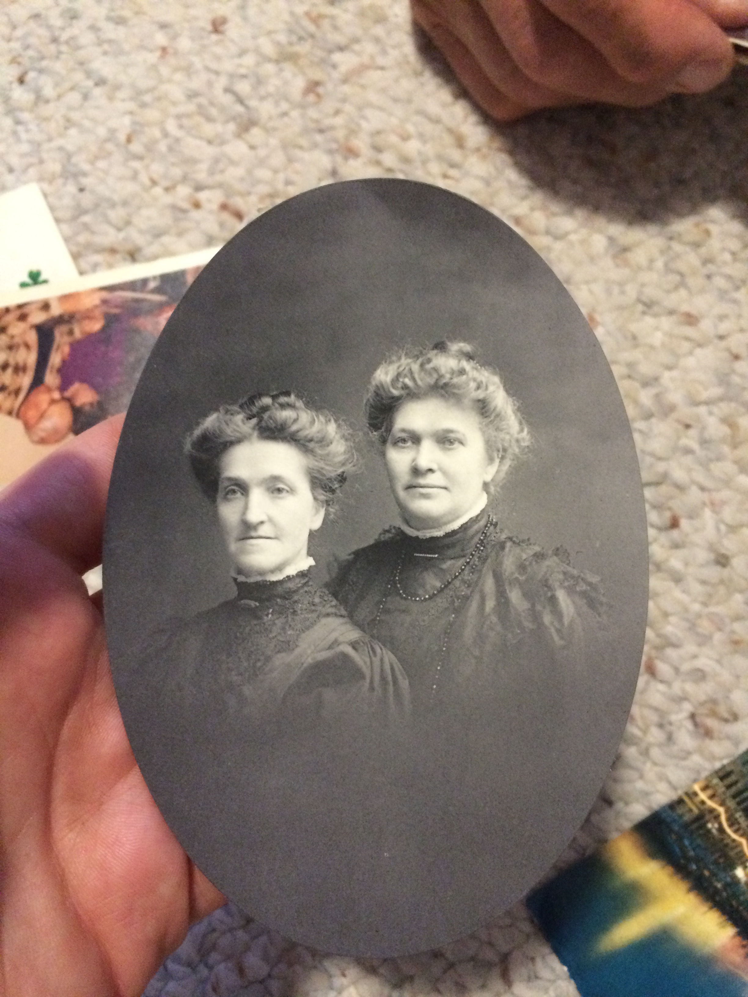 Found this gem when going through photo's yesterday. Portrait of the Fargeys circa 1900.