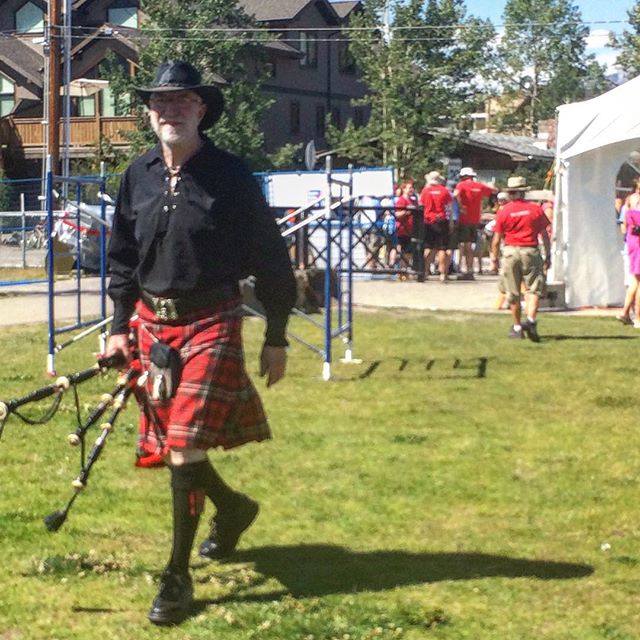 Getting ready to be piped in at the #canmore folk fest. Does the cowboy hat and kilt count as full prairie dress?