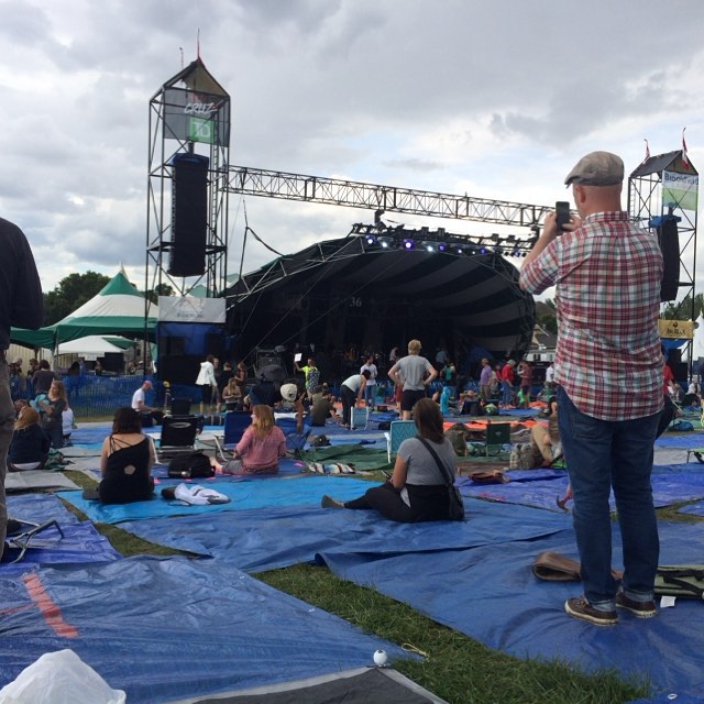 Killer tarp position at the @edmfolkfest for #ofmonstersandmen + #angusandjuliastone.