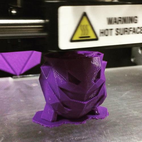 I made my first 3D print today! Now I have an adorable Gengar desk friend 🔮 #3dprinting #tech #phdlife #pokemon